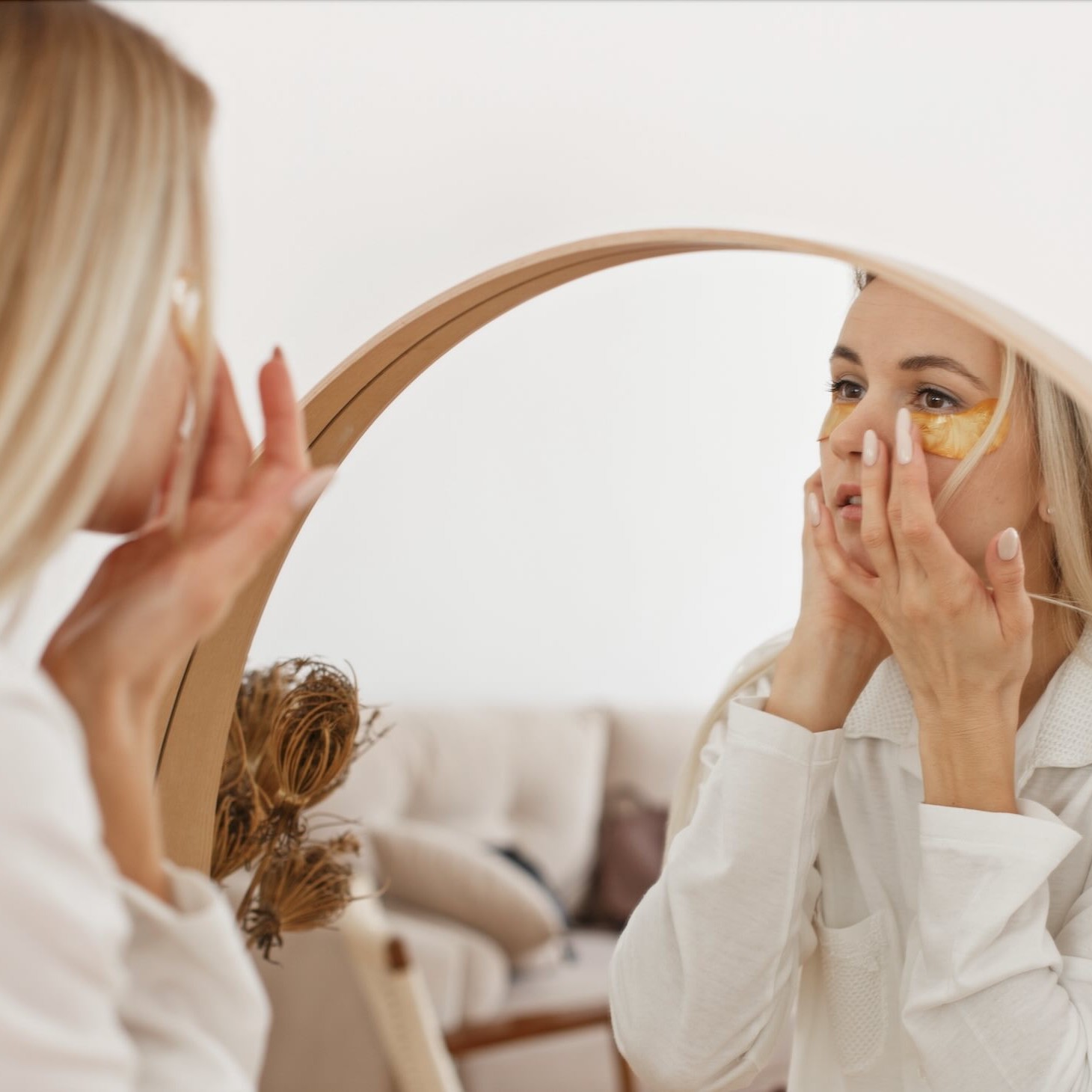  Social media pressures driving harsh skincare trends, new UK research reveals