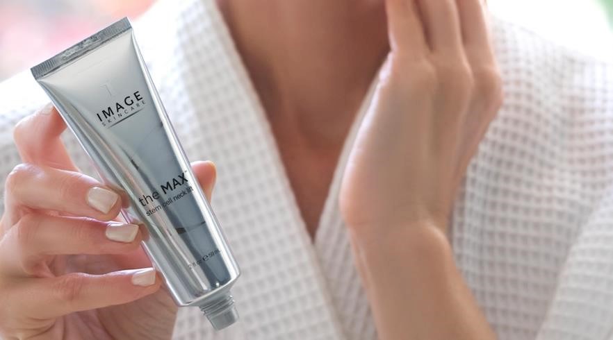Why your beauty salon should invest in a retinol-based skincare line