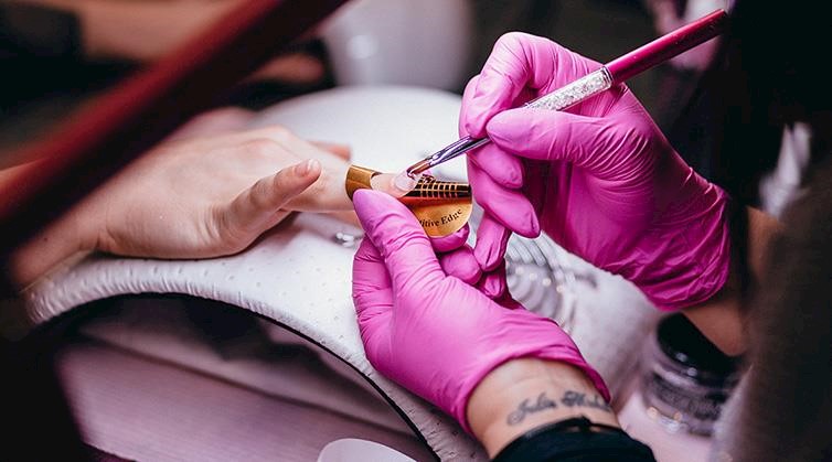 Acrylic Senior Technician