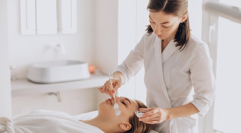 Beauty Therapist 