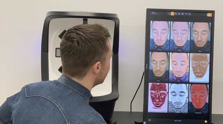 How skin analysis devices can enhance the consultation process