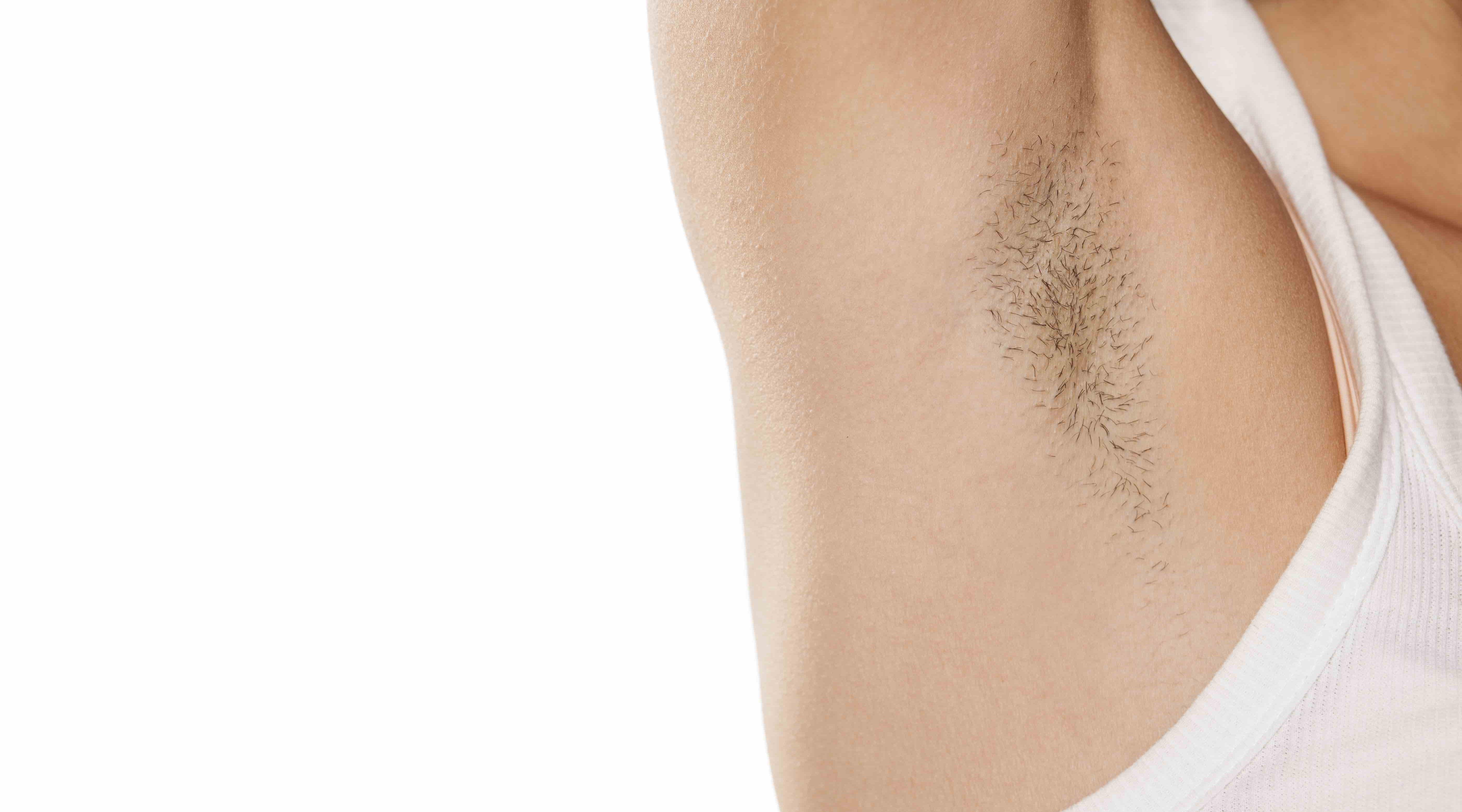 Women stop removing body hair as part of “Januhairy” movement