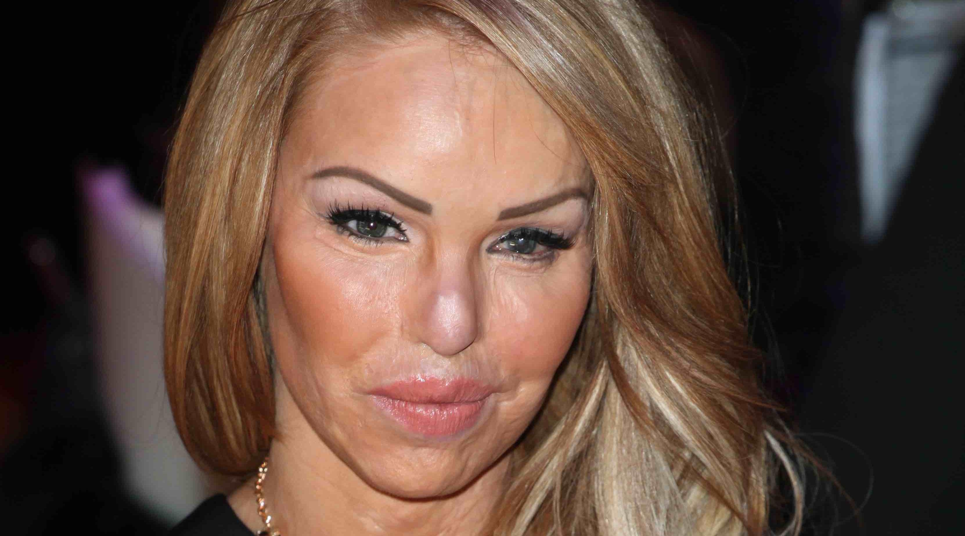 Politician criticises beauty industry for appearance-related discrimination