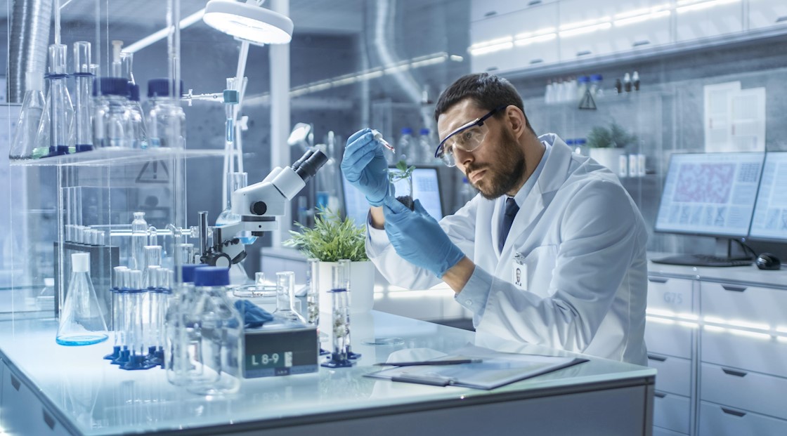 Clinique partners with medical school to establish a dermatology centre