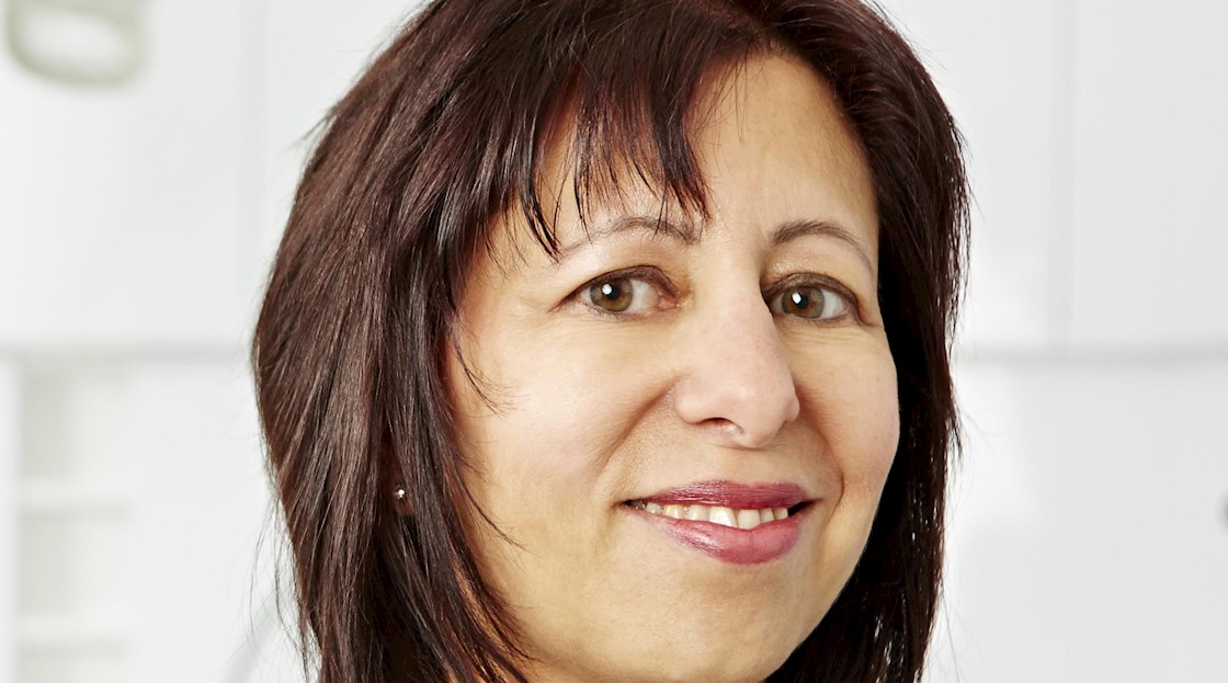 Dr Nilofer Farjo makes history as new president of ISHRS