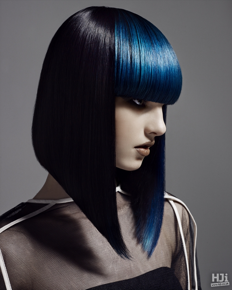 Block-coloured blue fringe