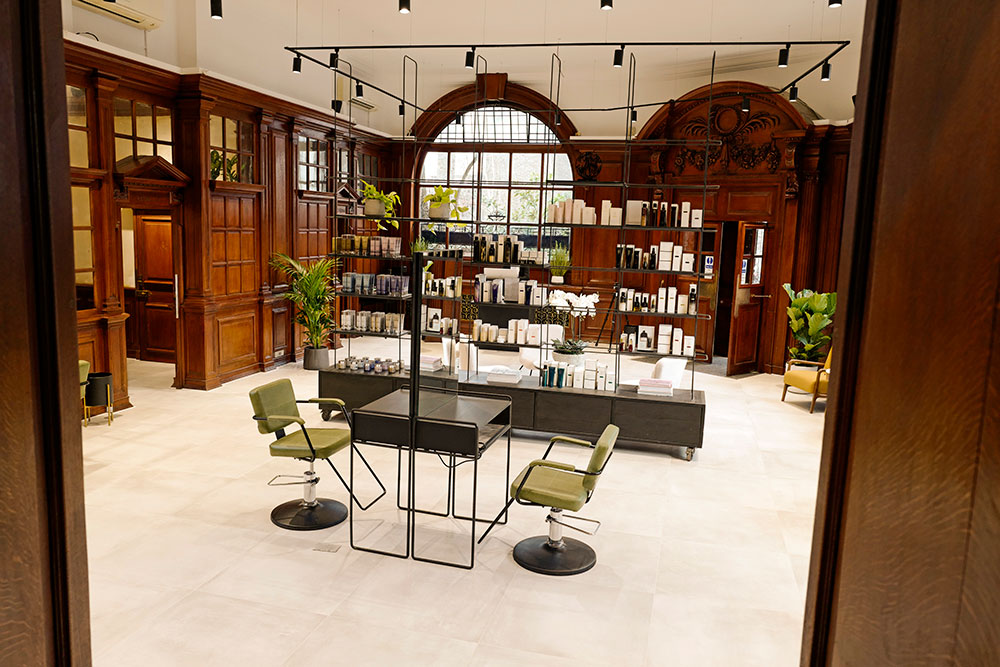 The Perfect Salon Experience: Vakrat Salon