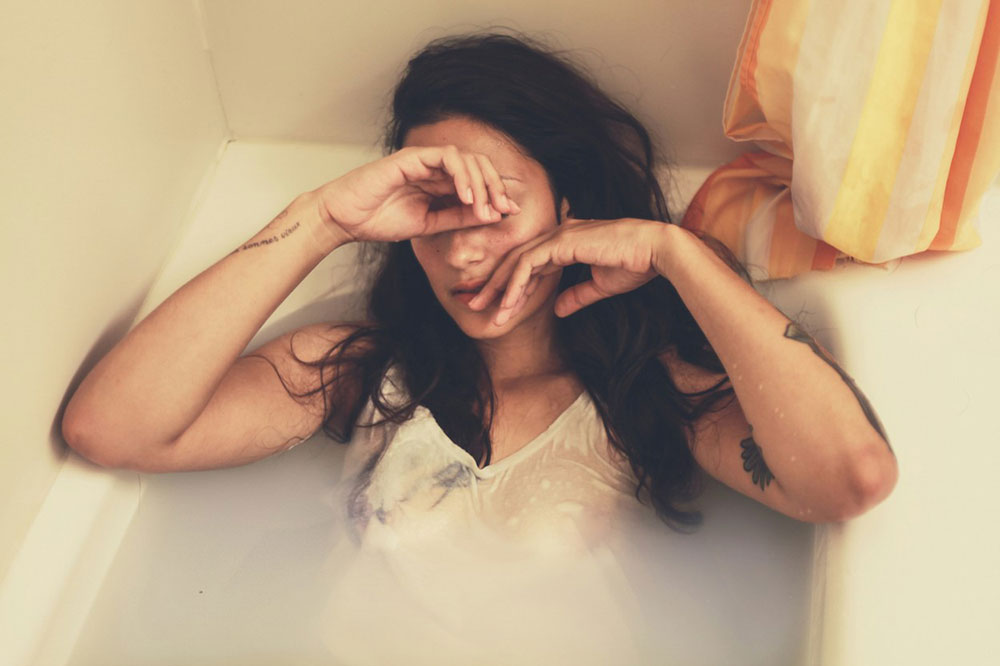 Carga mental y agotamiento emocional: el impacto silencioso en la salud mental de las mujeres