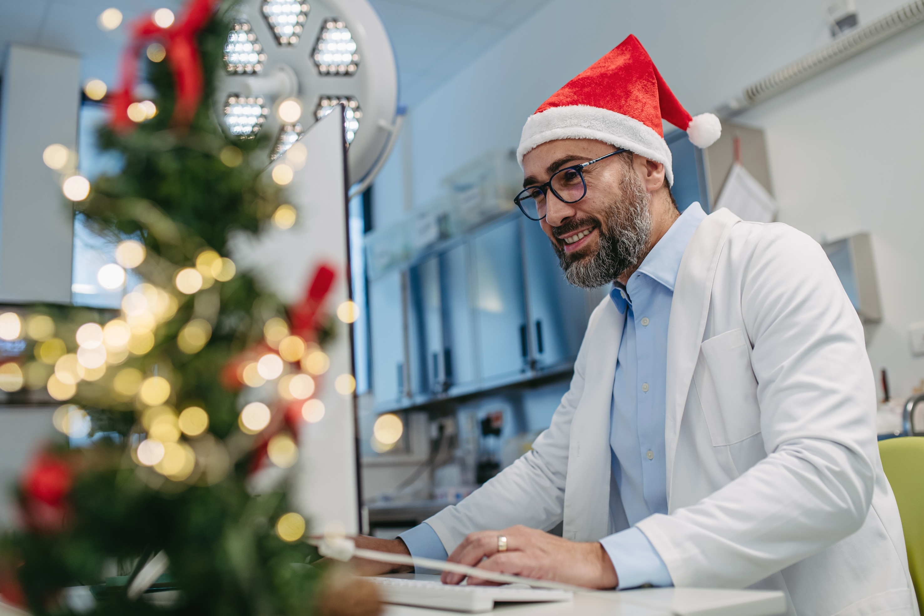How can Aestheticians make more money during the festive season?