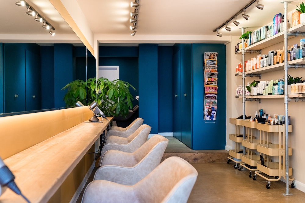 Ash Salon: A Pretty and Practical Salon Interior