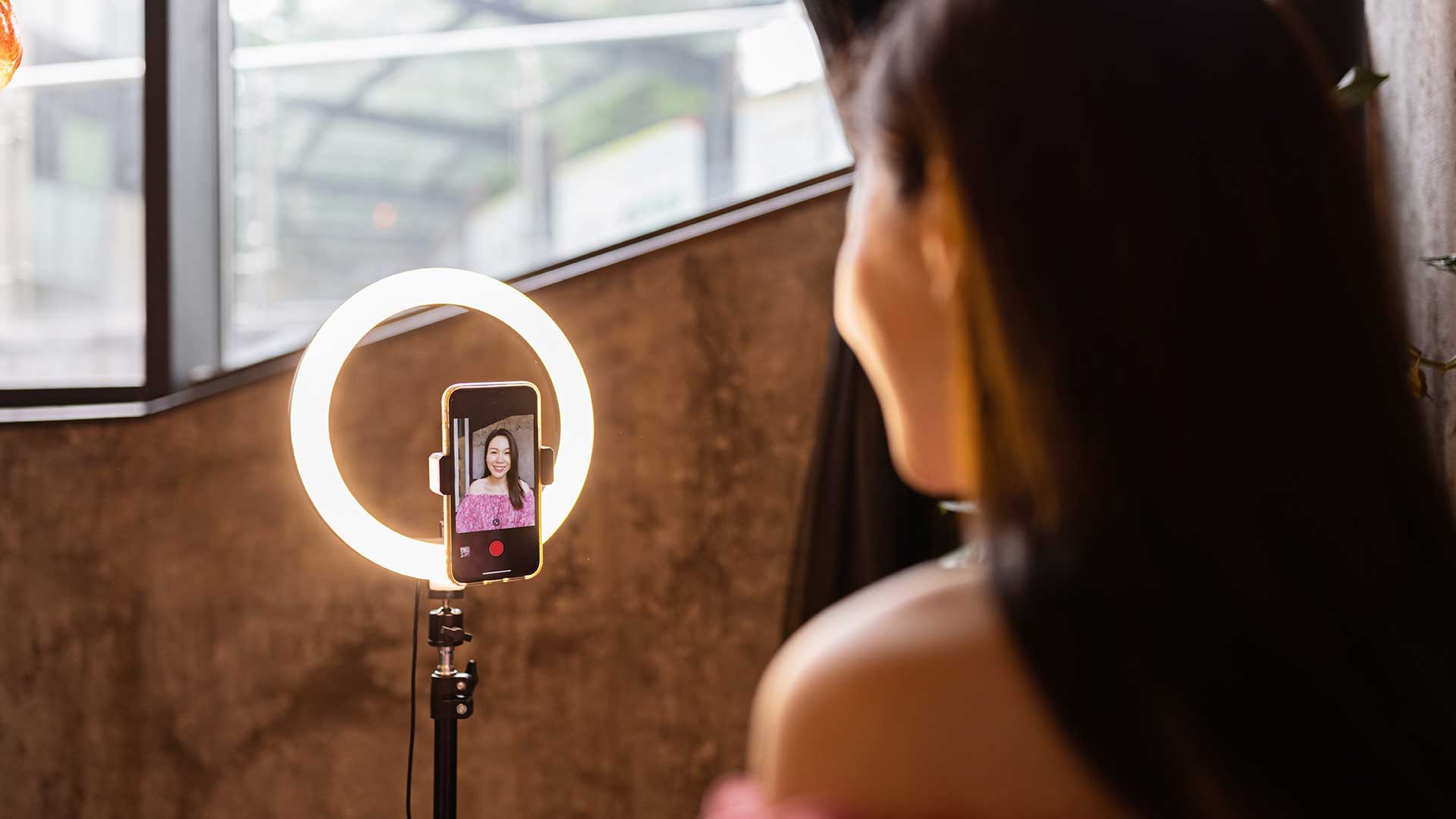 How Deinfluencing Is Restoring Authenticity in the Hair and Beauty Industry