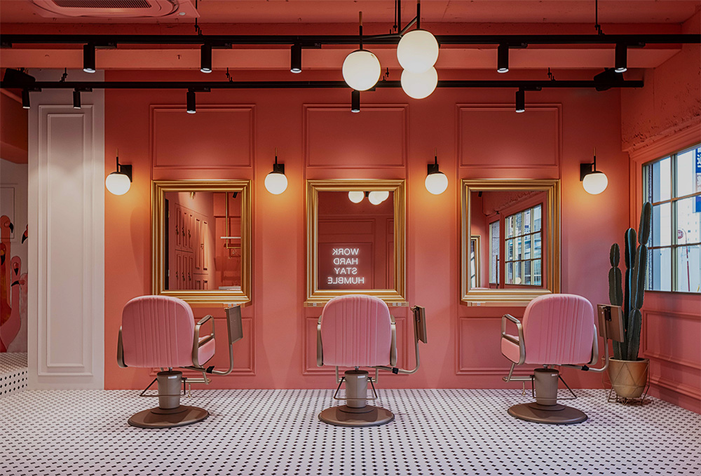 How Styling Chairs Can Enhance Service Experiences and Working Practices in Your Salon