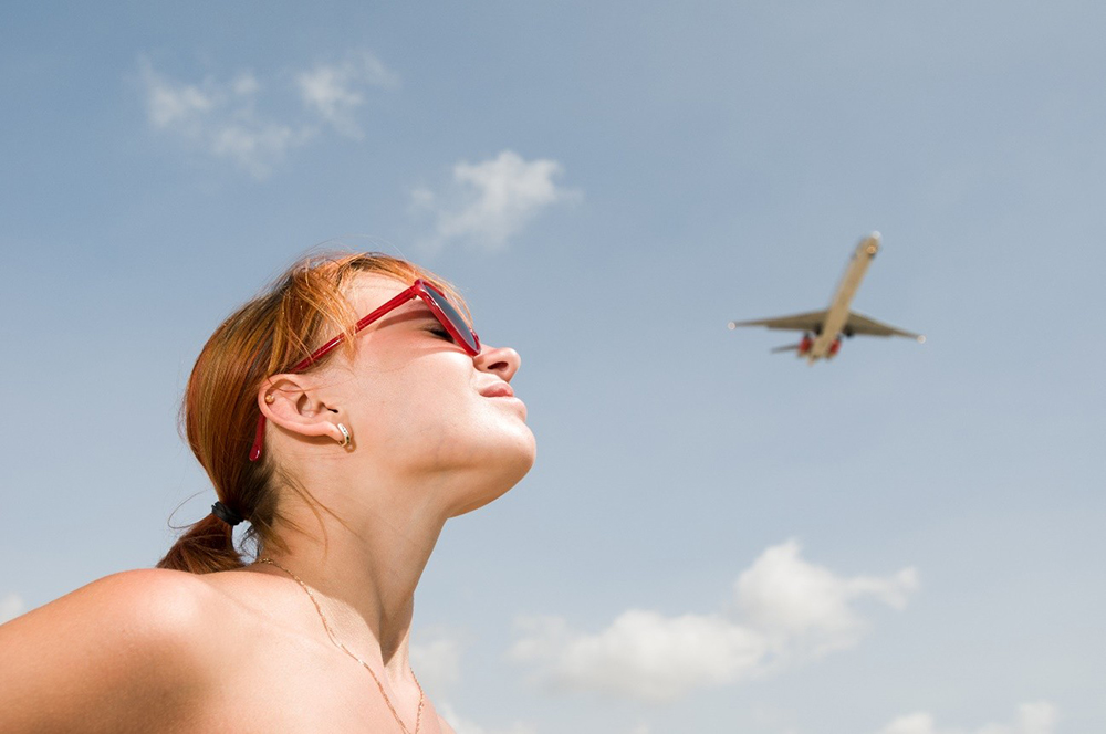Jet lag facial: esto es lo que necesita la piel tras las vacaciones