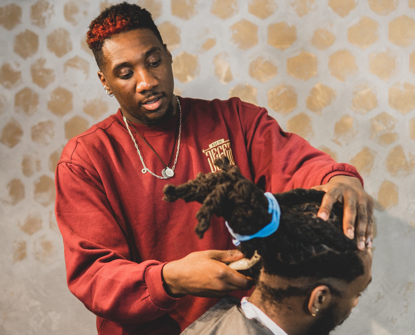 Manchester Barber Offers Free Haircuts to Uni Graduates 