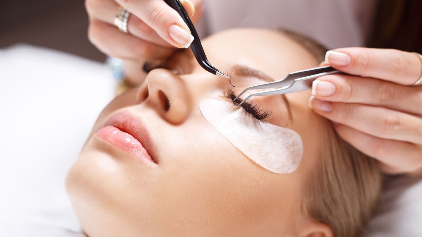 How to build a successful lash business