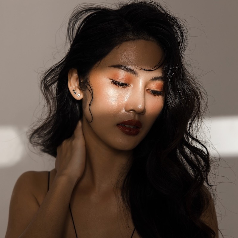 Autumn 2025 beauty and wellness trends: grunge makeup, polka-dot nails and sensory scents
