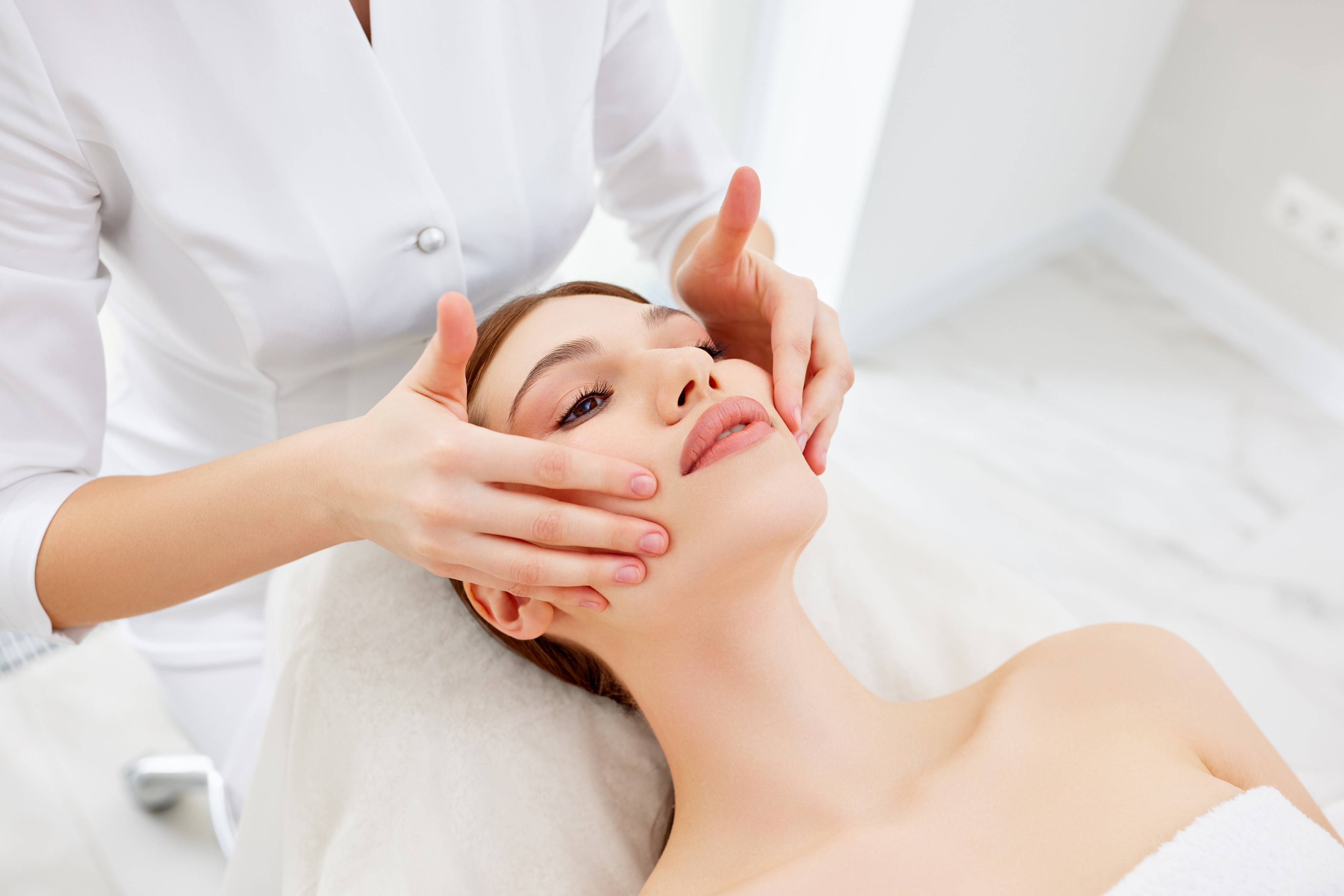 Facial sculpting – a natural option for clients seeking less invasive treatments