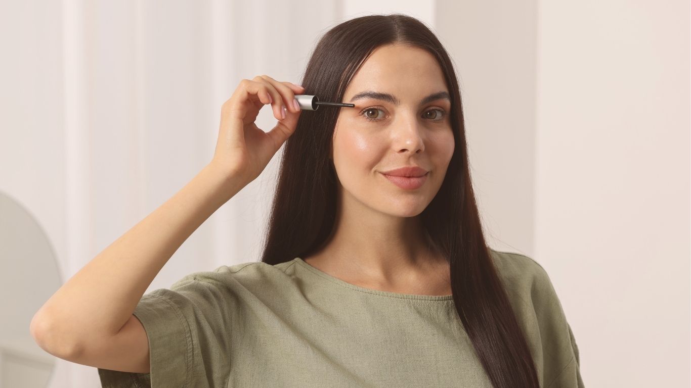 How to grow full and healthy lashes 