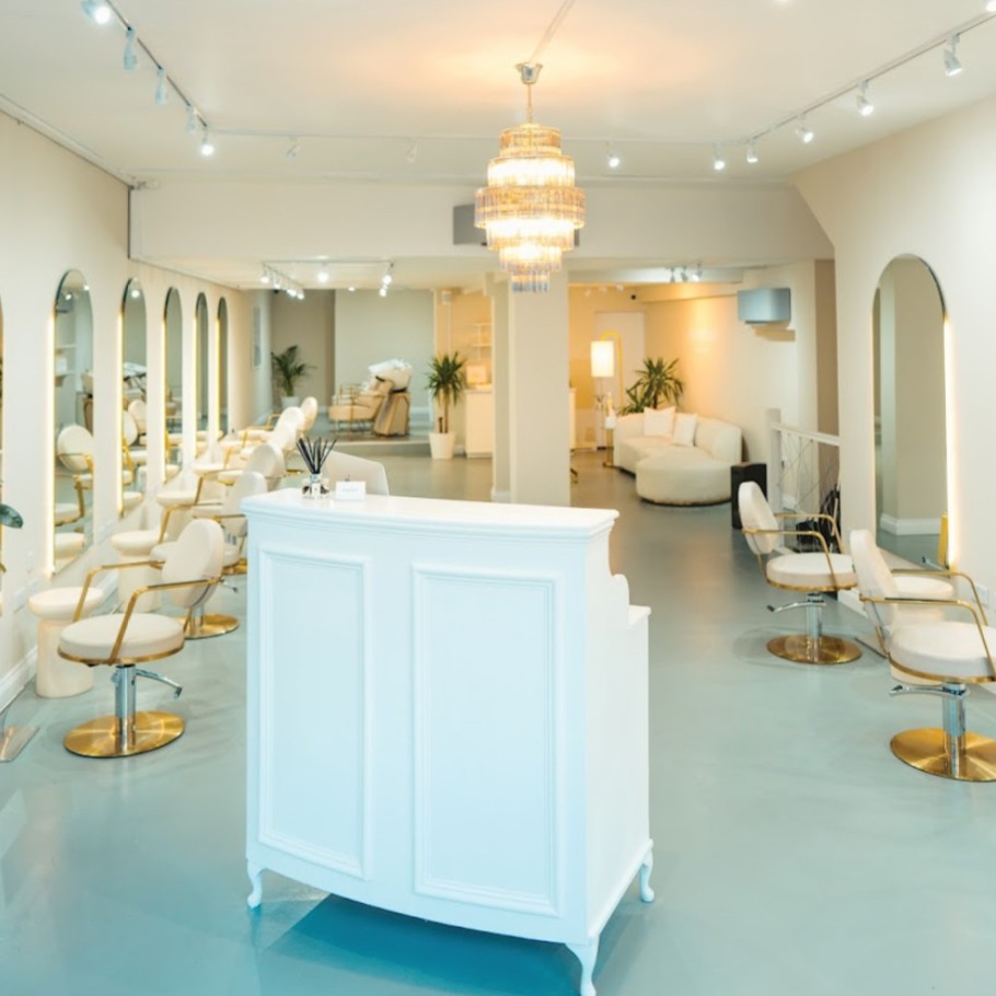 Salon Interiors: Calm and Collected 