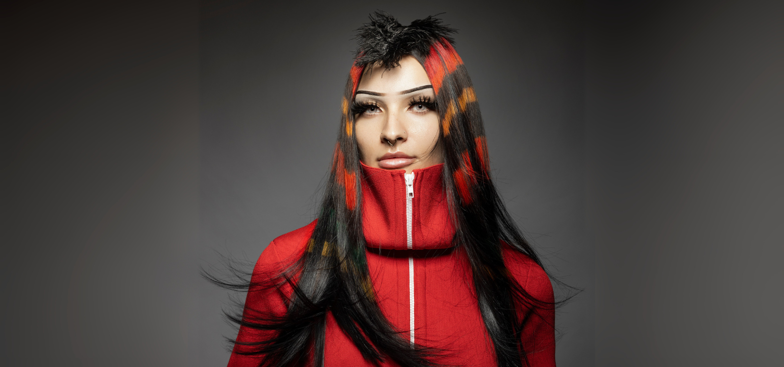 Chromatic Threads by Sonia Jiménez Cambronero