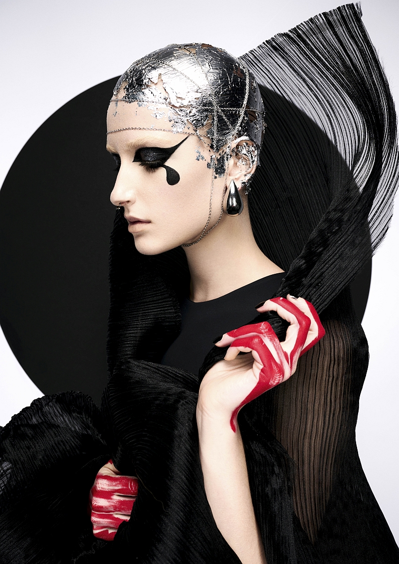 Avant Garde Silver Leaf Hair - Caprice De Sanctis - Phoenix Collection