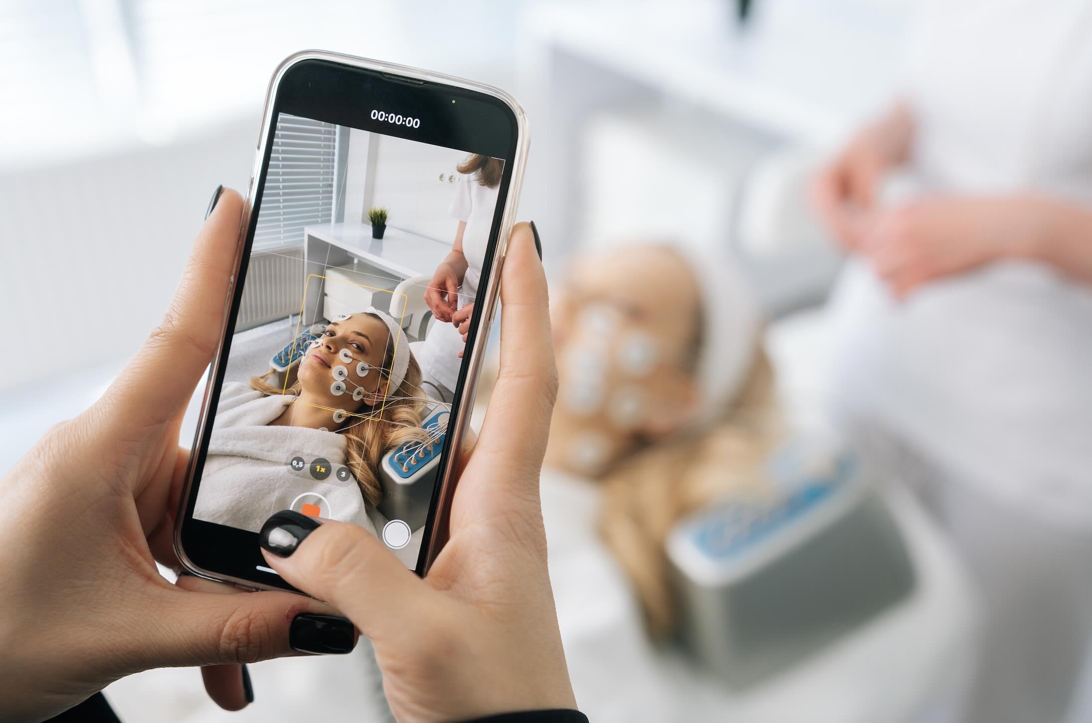 5 social-savvy salons to follow 