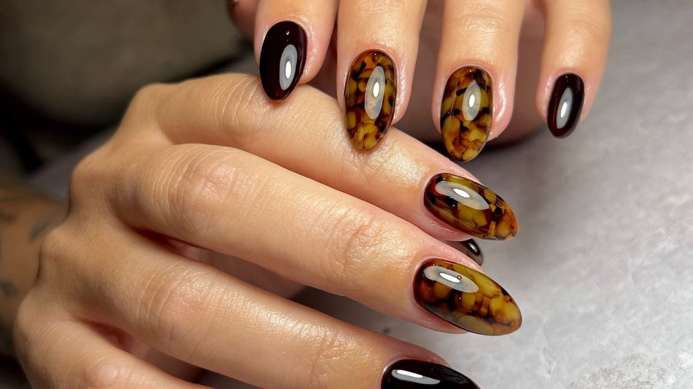 How to create tortoiseshell nails
