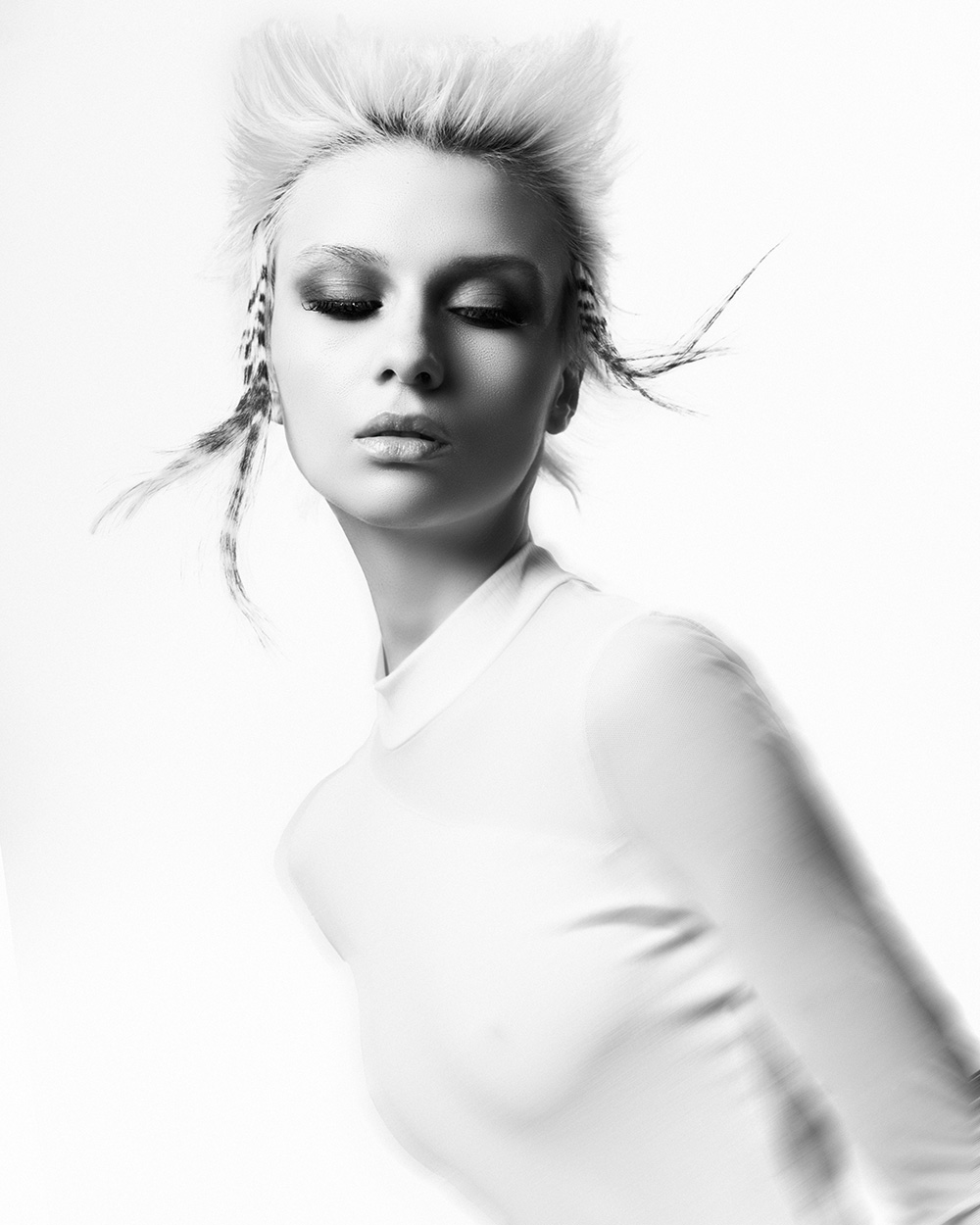 Dodge Mackay Newcomer of The Year 2025 Finalist Collection - Short Platinum Blonde Cut with Face Frame Hair Pieces