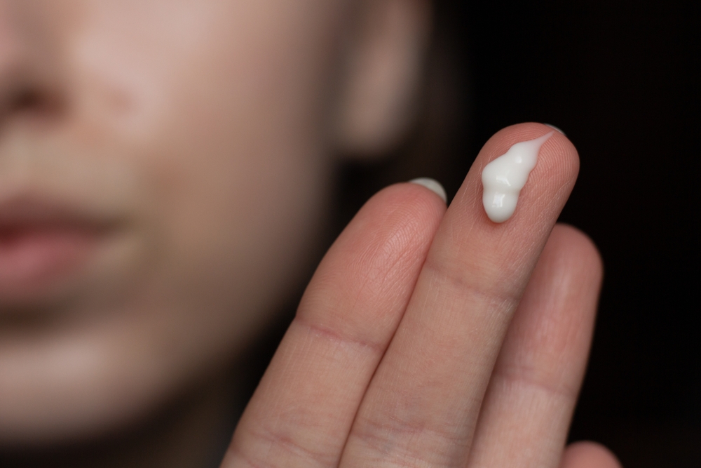 Treatment with isotretinoin for patients under 18 must be approved by two prescribers, under new MHRA rules