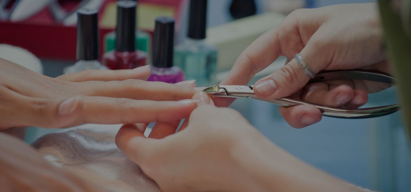 Gestión rentable del área de uñas en el salón: tiempo, ticket y fidelización