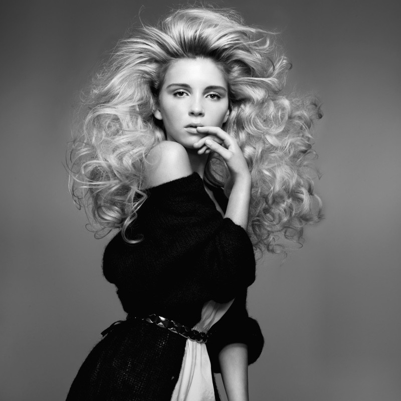 How to Get the Ultimate Party Hair: Trendy Looks for the Festive Season