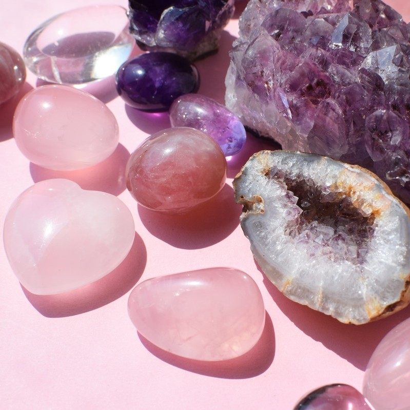 Crystal healing in beauty: how to use crystals safely and effectively in spa and salon treatments