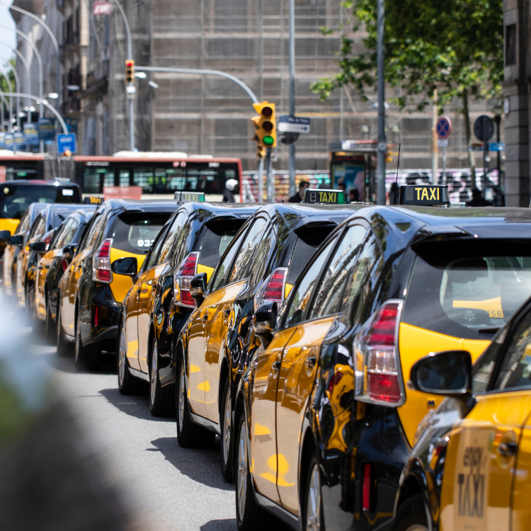 Alojamiento, Transporte y Parking