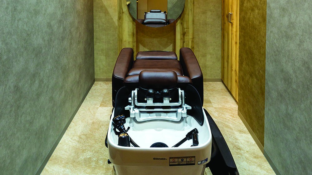 The All-in-One Motorised Salon Chair that Maximises Space While Boosting Revenue