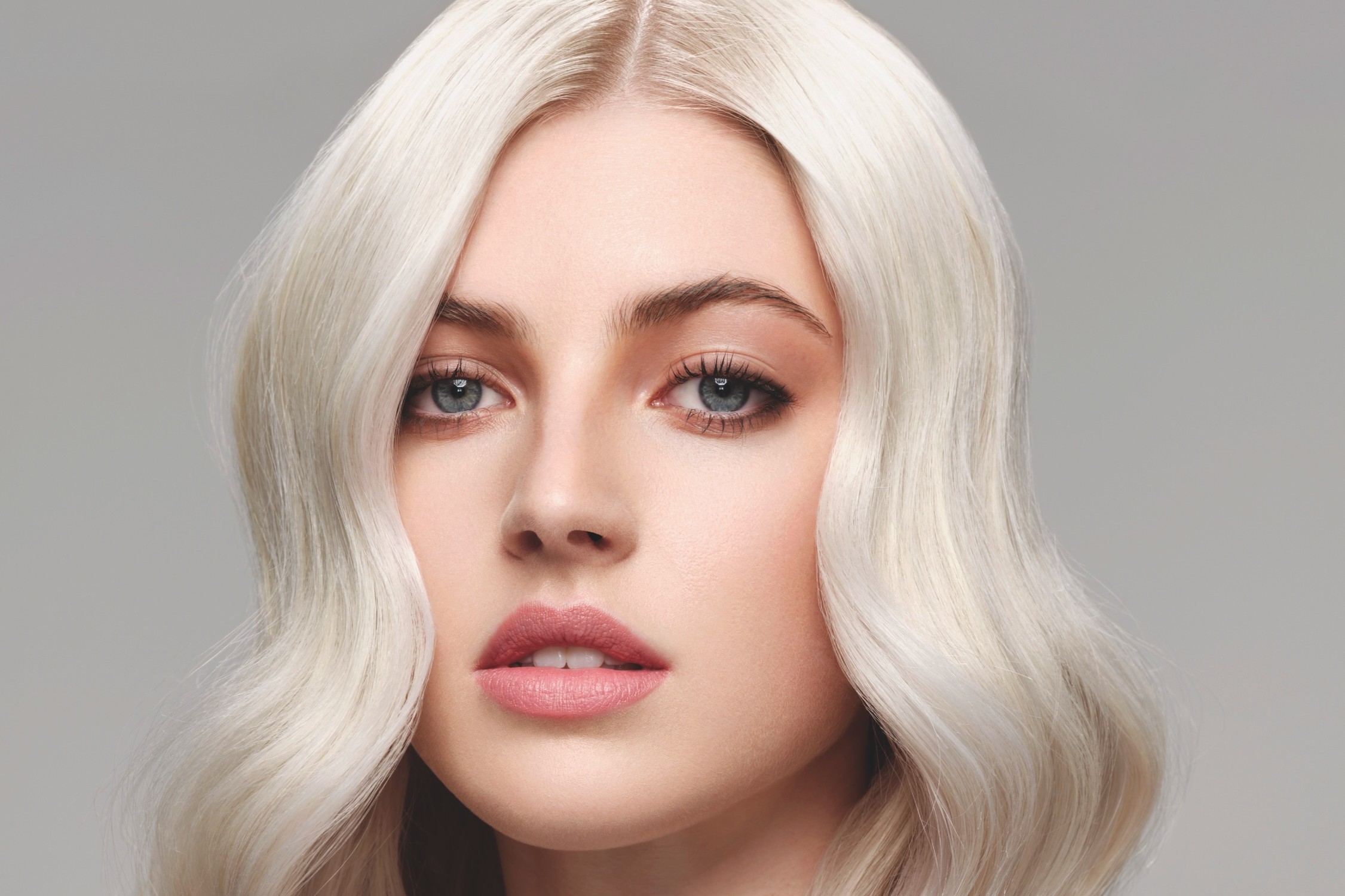 Cloud Dancer: What Does Pantone's 2026 Color of the Year Mean for Hair?