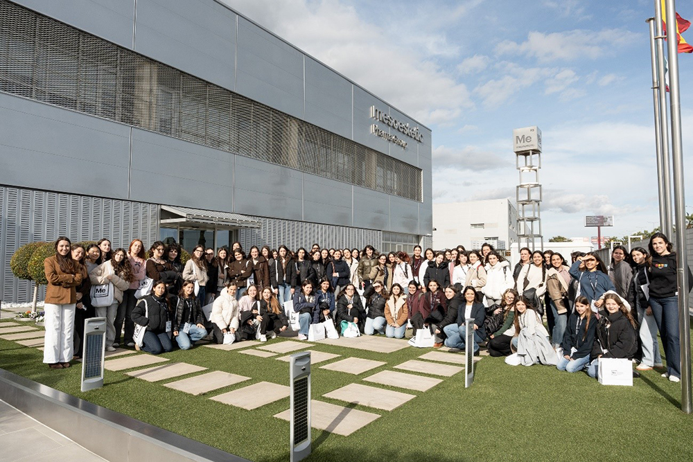 mesoestetic® abre sus laboratorios para inspirar a las científicas del mañana