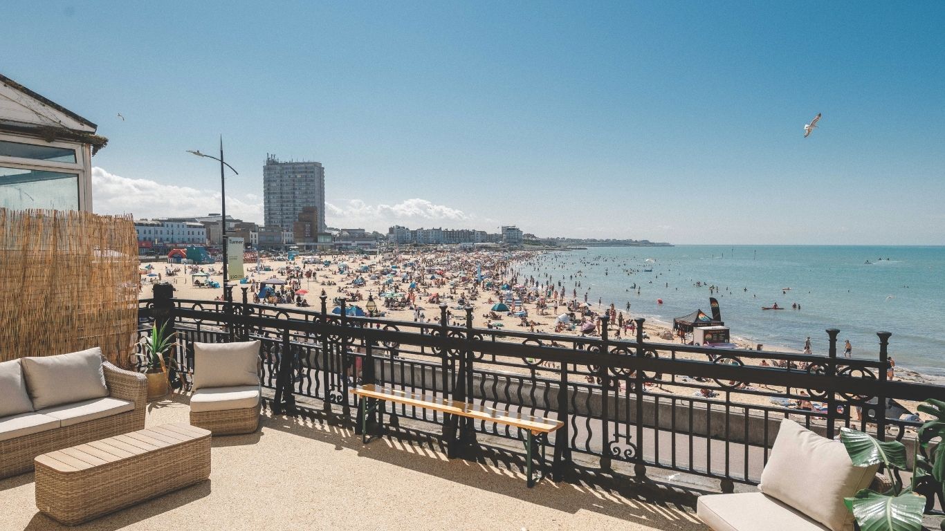 Marcella Hair: A Coastal Salon with a Beach-Inspired Interior