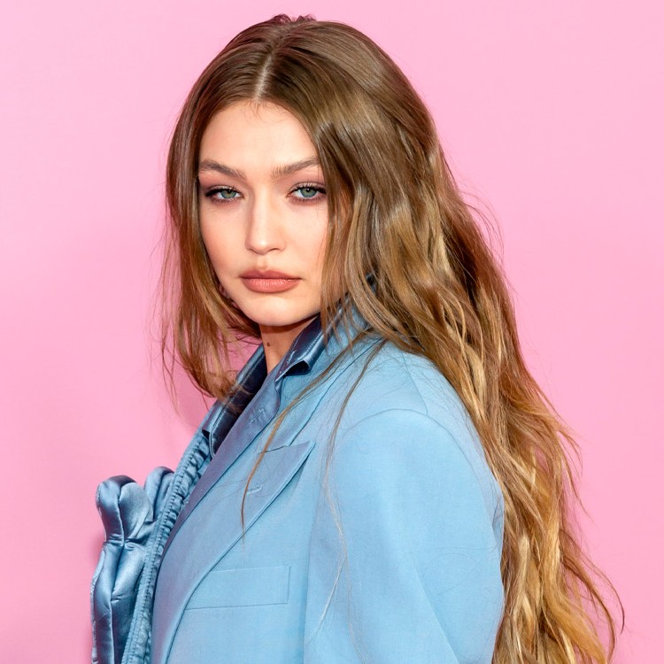 How to Recreate Gigi Hadid’s C-Curl Hair 