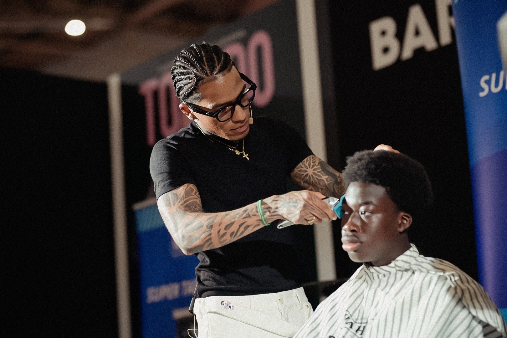 Pódium de barbería y peluquería