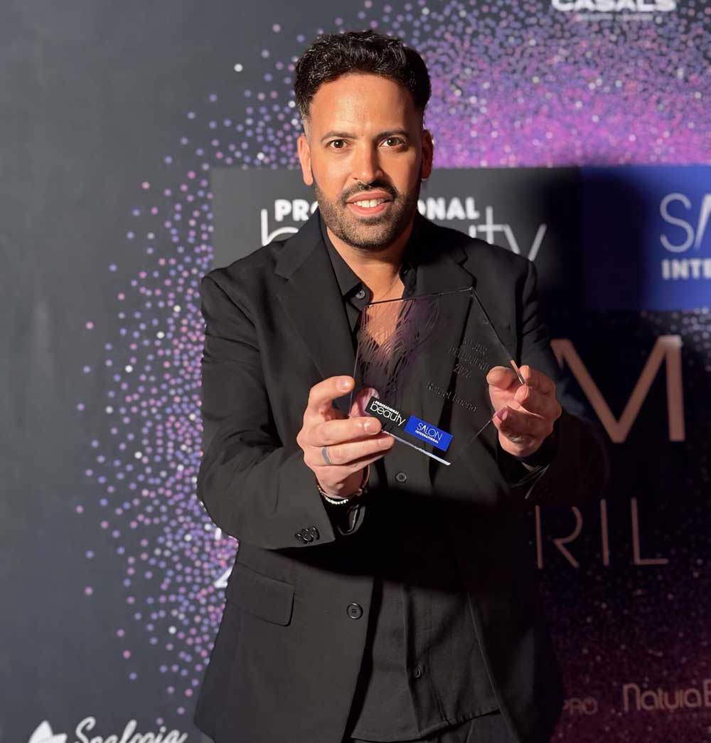 Rafael Bueno conquista los Professional Beauty 2026 y reafirma su liderazgo en la peluquería internacional