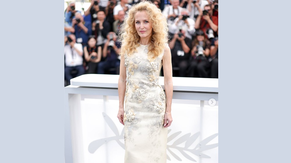 El poder del rizo: Gillian Anderson y su impacto en el festival de Cannes