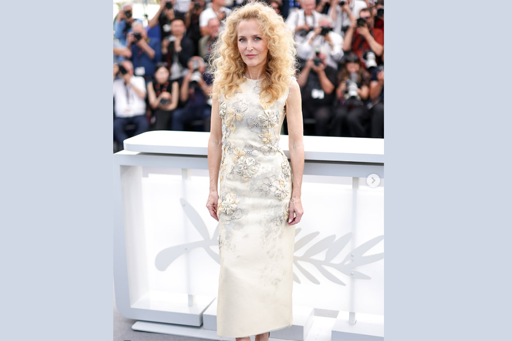 El poder del rizo: Gillian Anderson y su impacto en el festival de Cannes