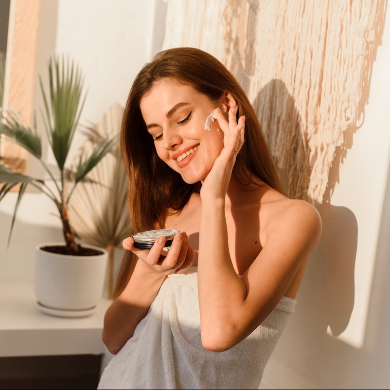 The benefits of green tea in skincare treatments and professional facials