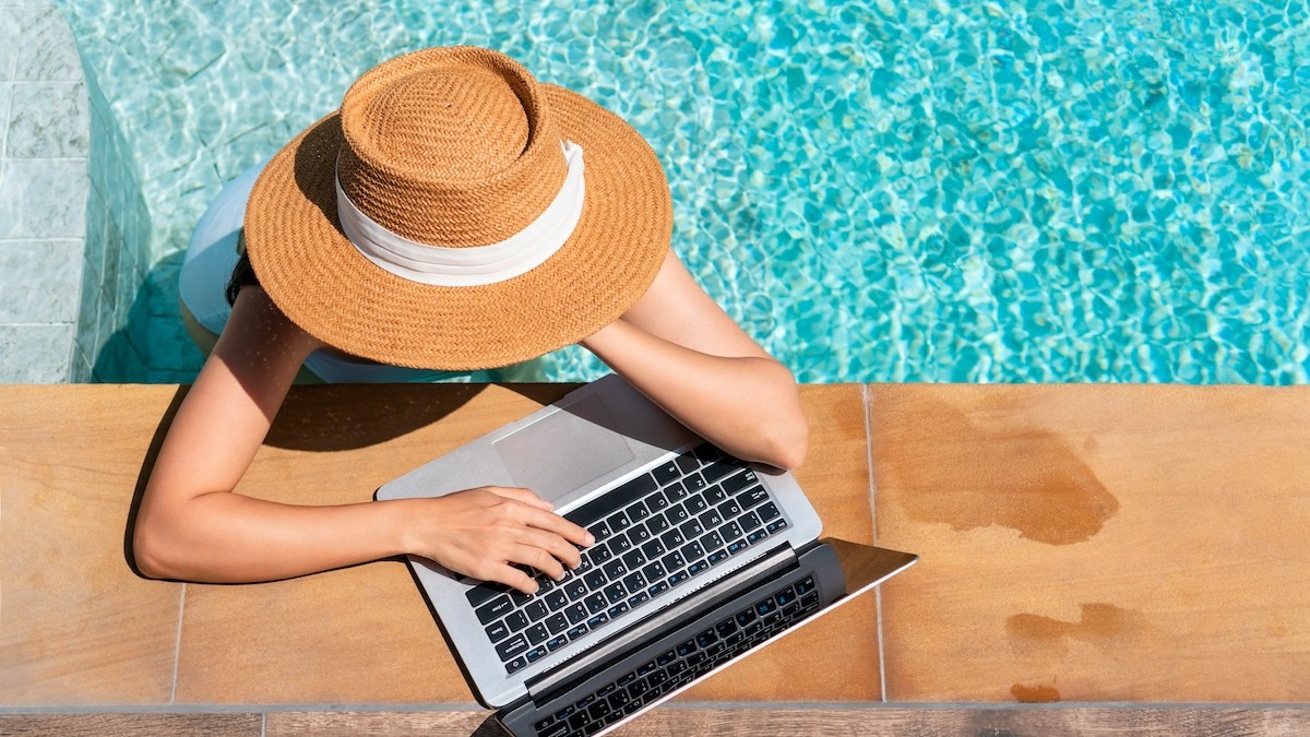 One in six UK small business owners take no full days off each year, study finds
