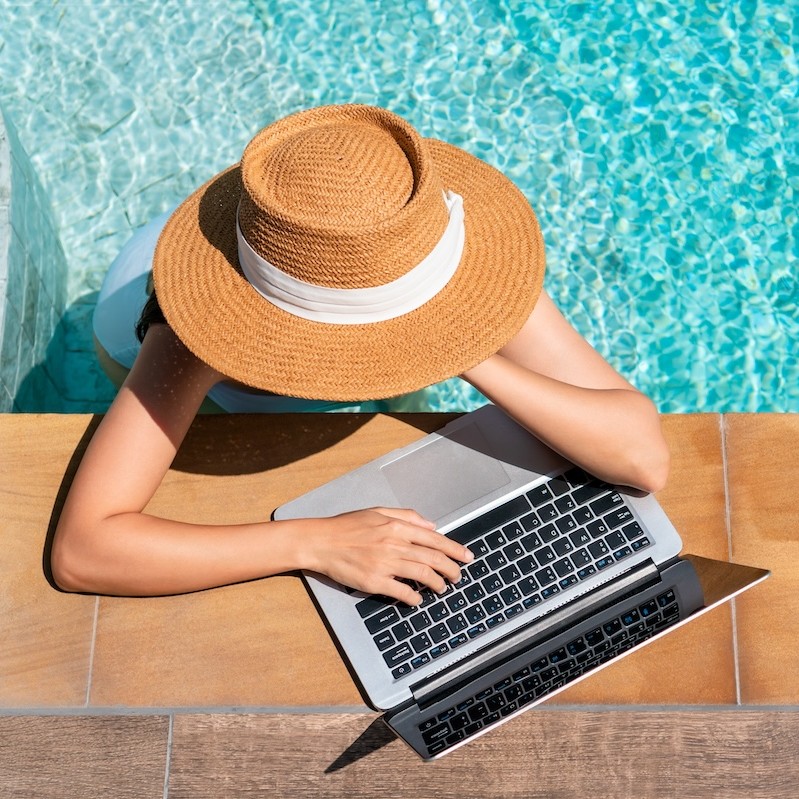 One in six UK small business owners take no full days off each year, study finds