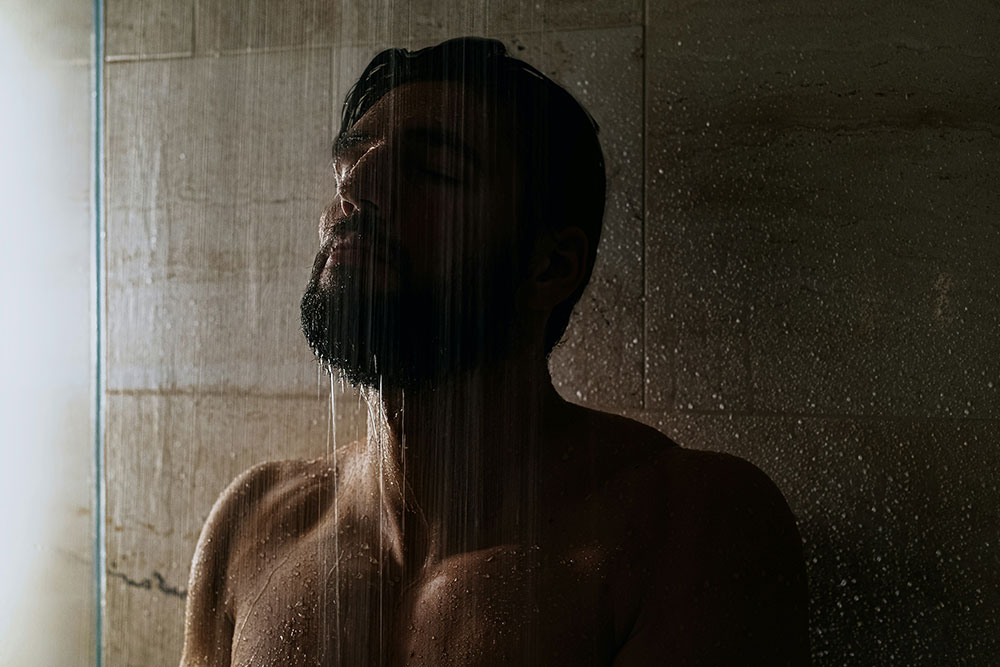 9 consideraciones relevantes del uso de duchas con agua fría en protocolos de bienestar