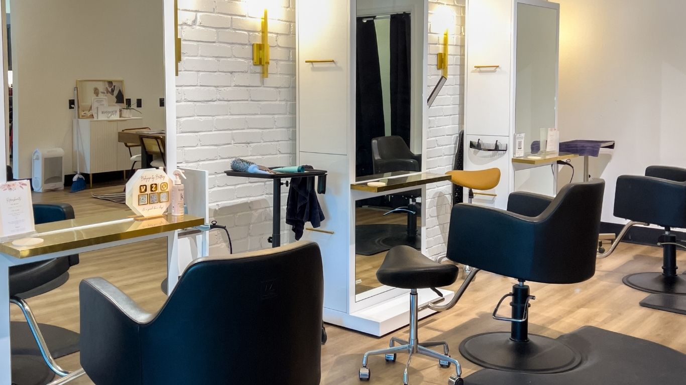 UK Beauty Industry Lost Jobs in 2025 Despite £28.3bn Economic Contribution