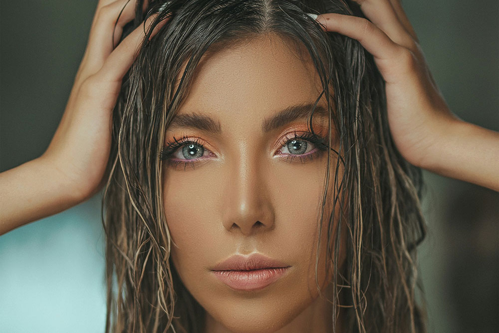 Cafeína en cosmética capilar: ¿moda o ingrediente con base científica?