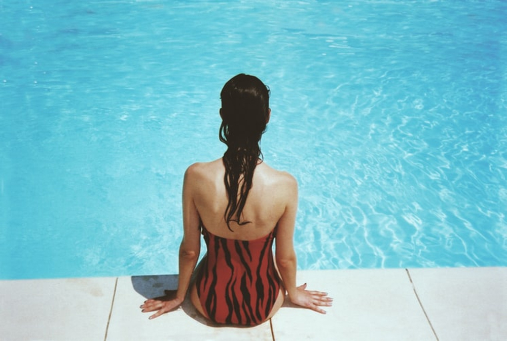 Cómo ayudar a tus clientes a mantener un cabello bonito durante una ola de calor