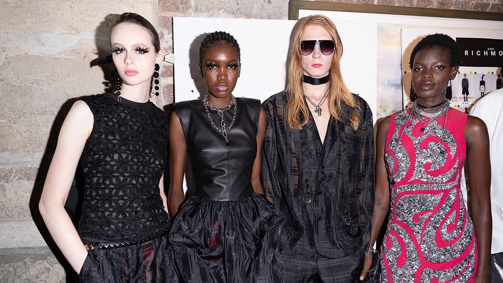 TONI&GUY firma el cabello de John Richmond SS27 en London Fashion Week